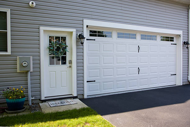 24/7 Emergency Garage Door Panel Replacement experts in Cottle County County, TX